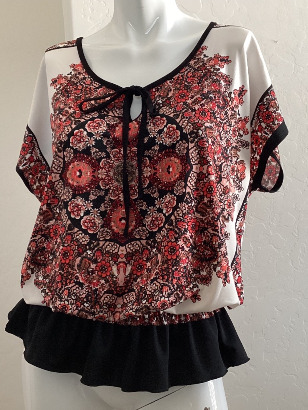 Claudia Richard, sz M, dolman sleeves, red, black, white, elasticized waist top
